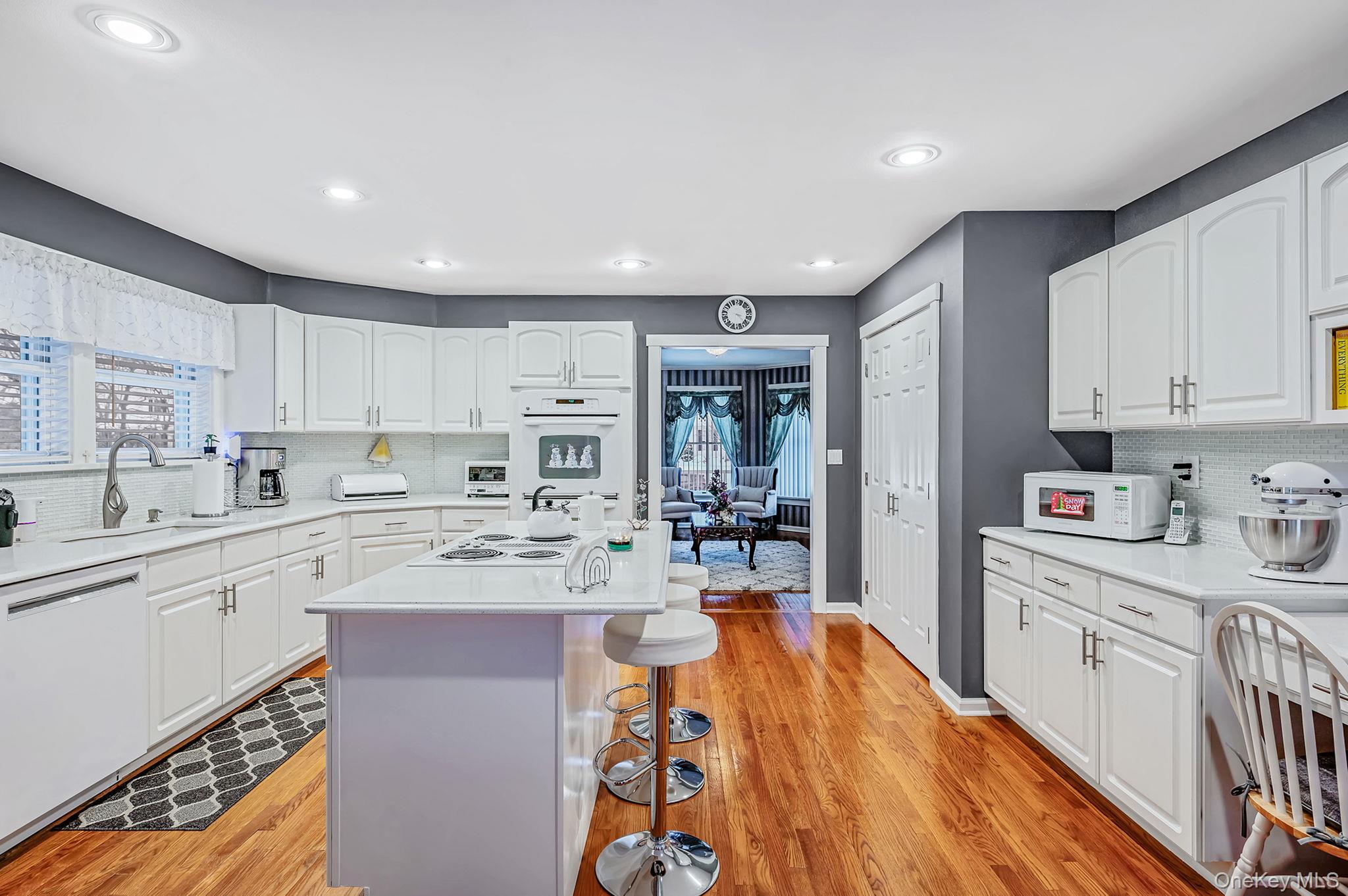 #8 photo, 3 Moss Creek Lane, East Patchogue , NY 11772