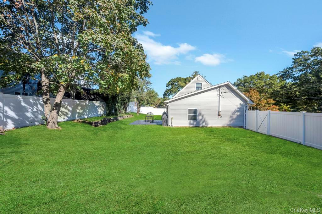 #5 photo, 382 Boyle Road, Selden , NY 11784