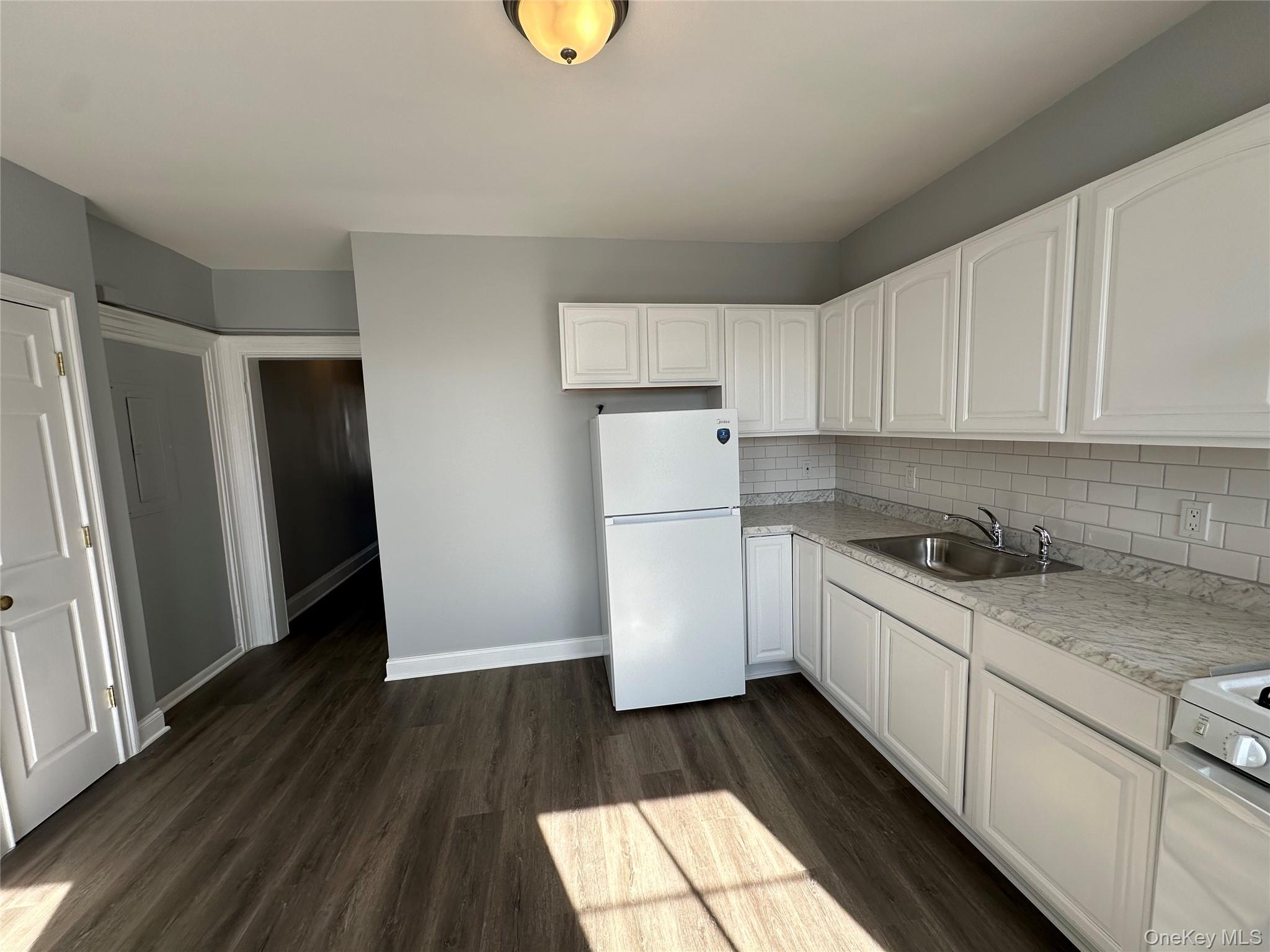 #8 photo, 87 Broadway, 뉴욕주 Newburgh , NY 12550