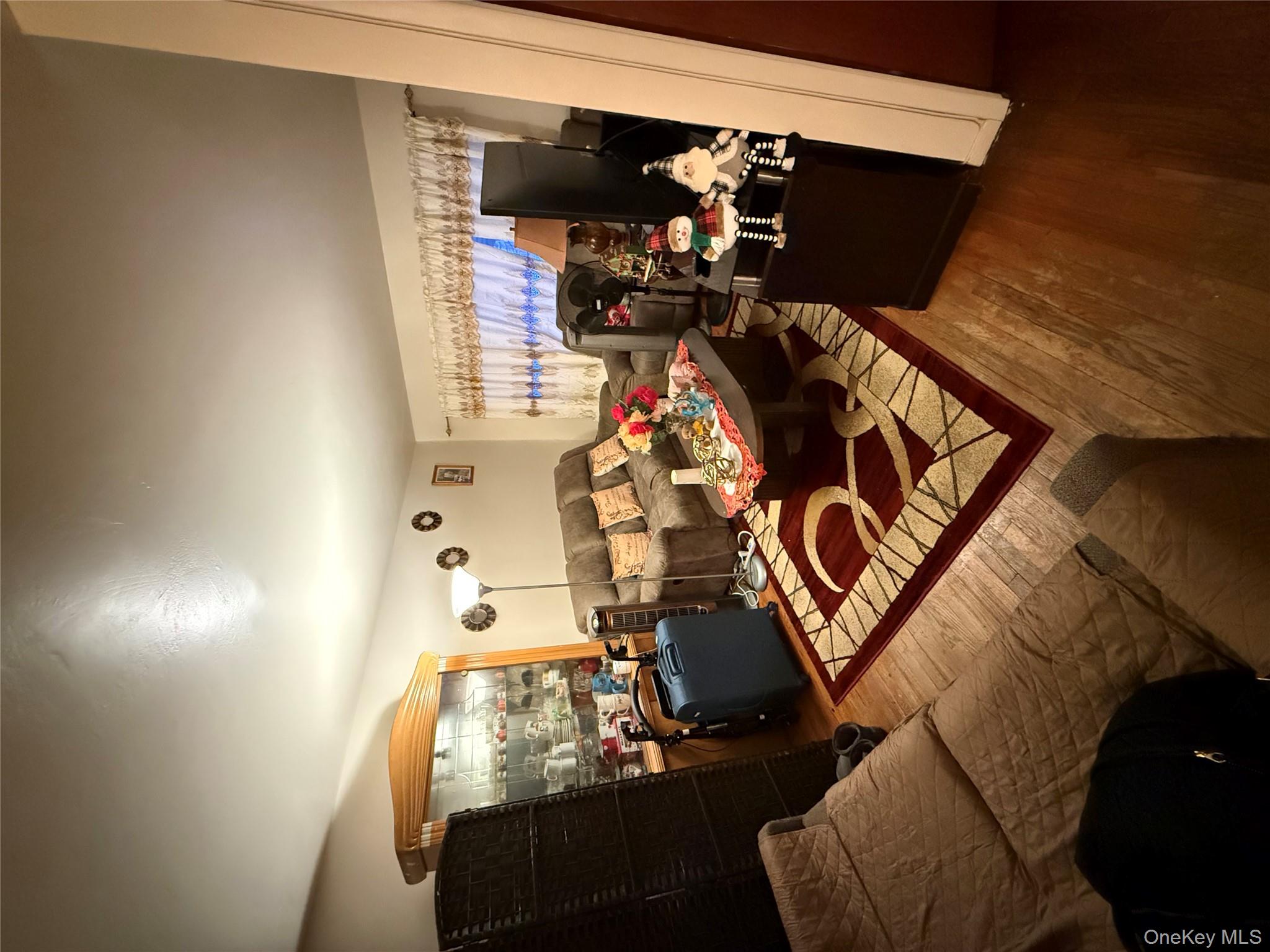 #9 photo, 4013 De Reimer Avenue, ব্রঙ্কস Bronx , NY 10466