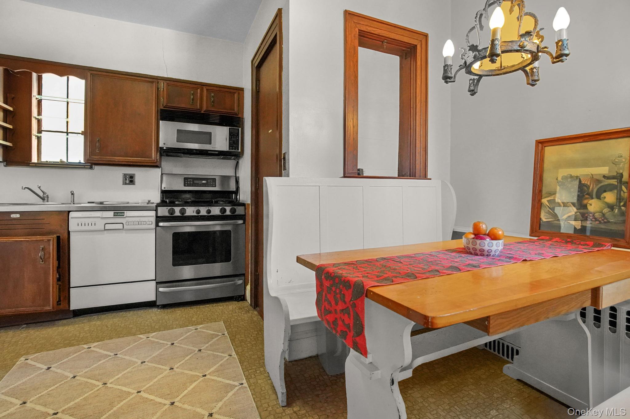 #12 photo, 19 Surrey Lane, Yonkers , NY 10710