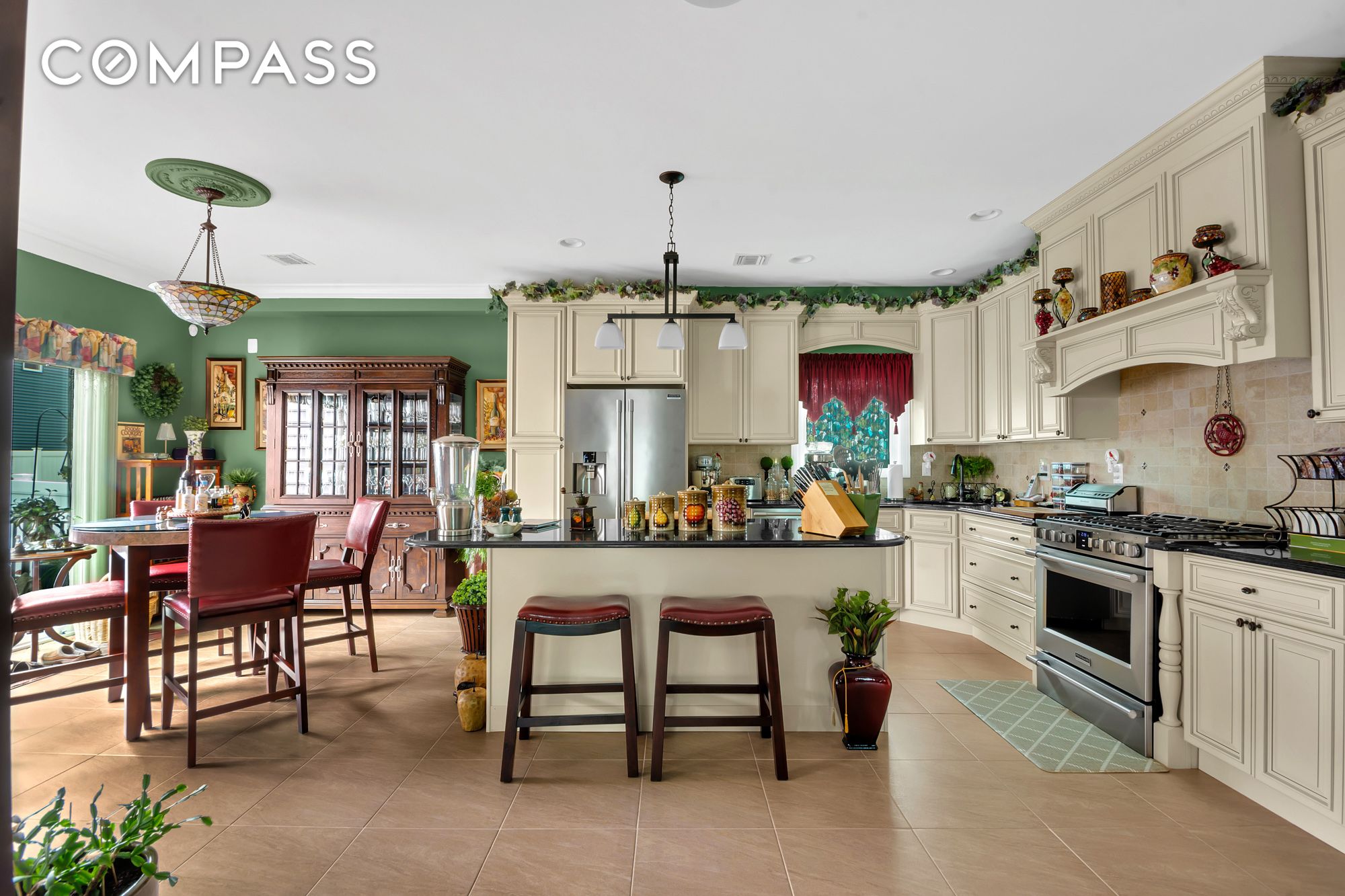 #15 photo, 909 Jewett Avenue, New York City , NY 10314