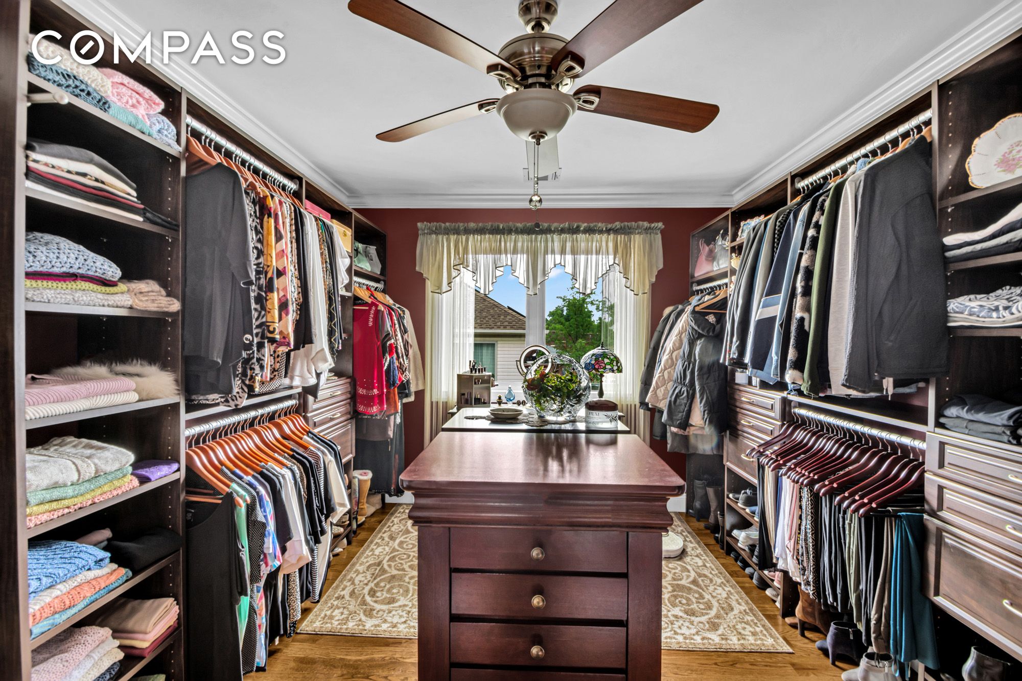 #19 photo, 909 Jewett Avenue, New York City , NY 10314