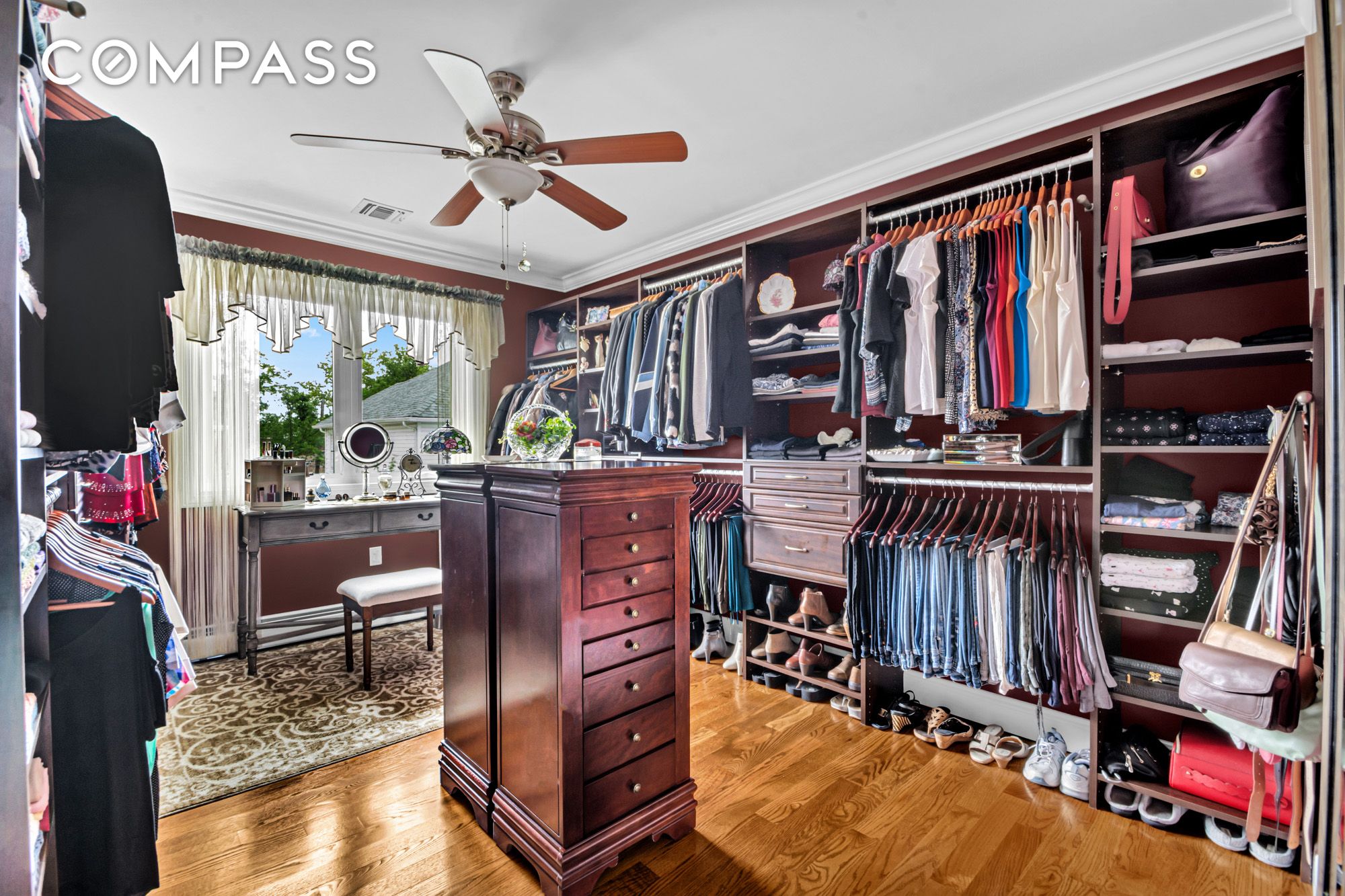 #20 photo, 909 Jewett Avenue, New York City , NY 10314