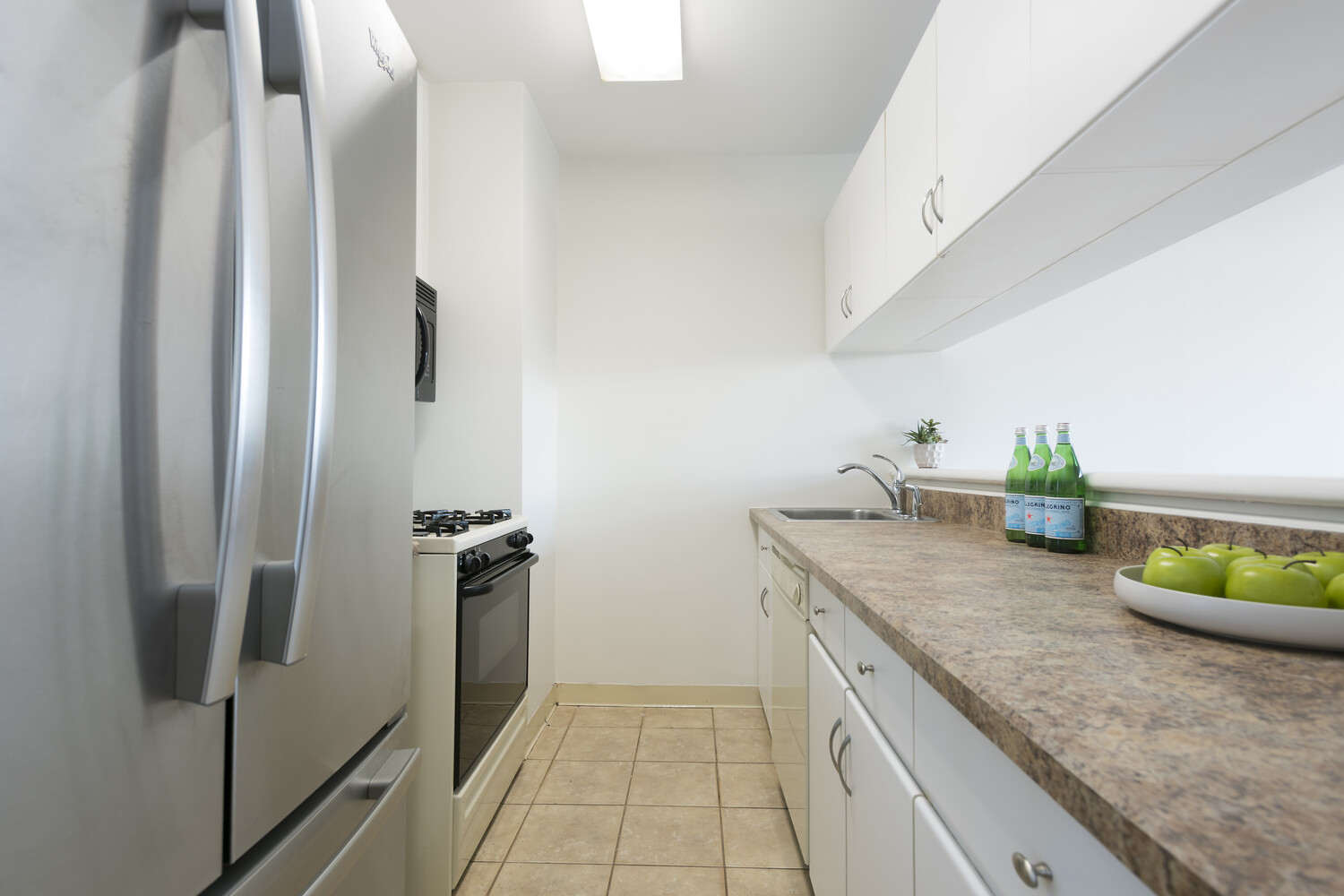 #6 photo, 235 E 40TH Street, מנהטן Murray Hill , NY 10016