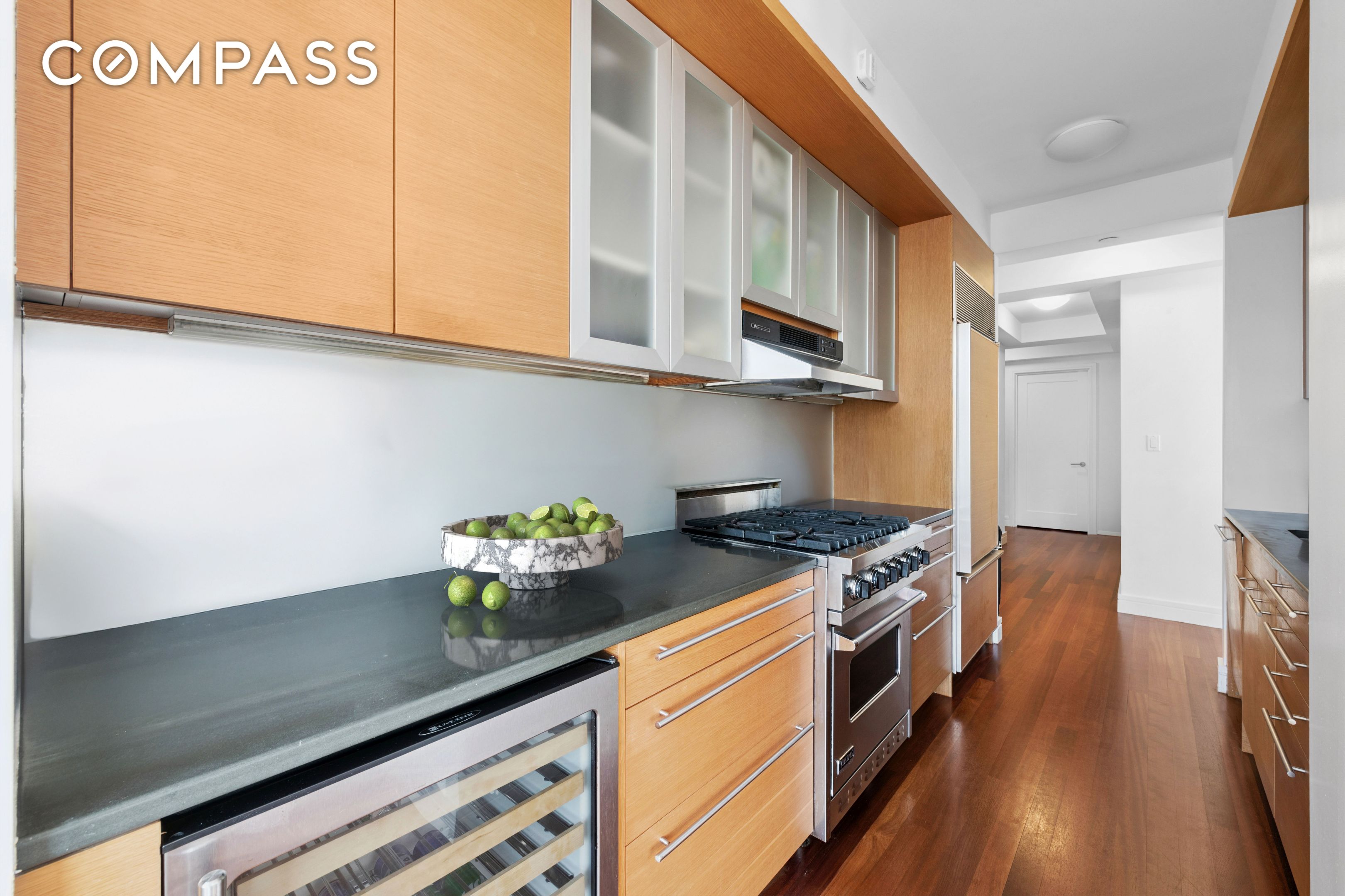 #4 photo, 30 West Street, मैनहटन Battery Park City , NY 10004