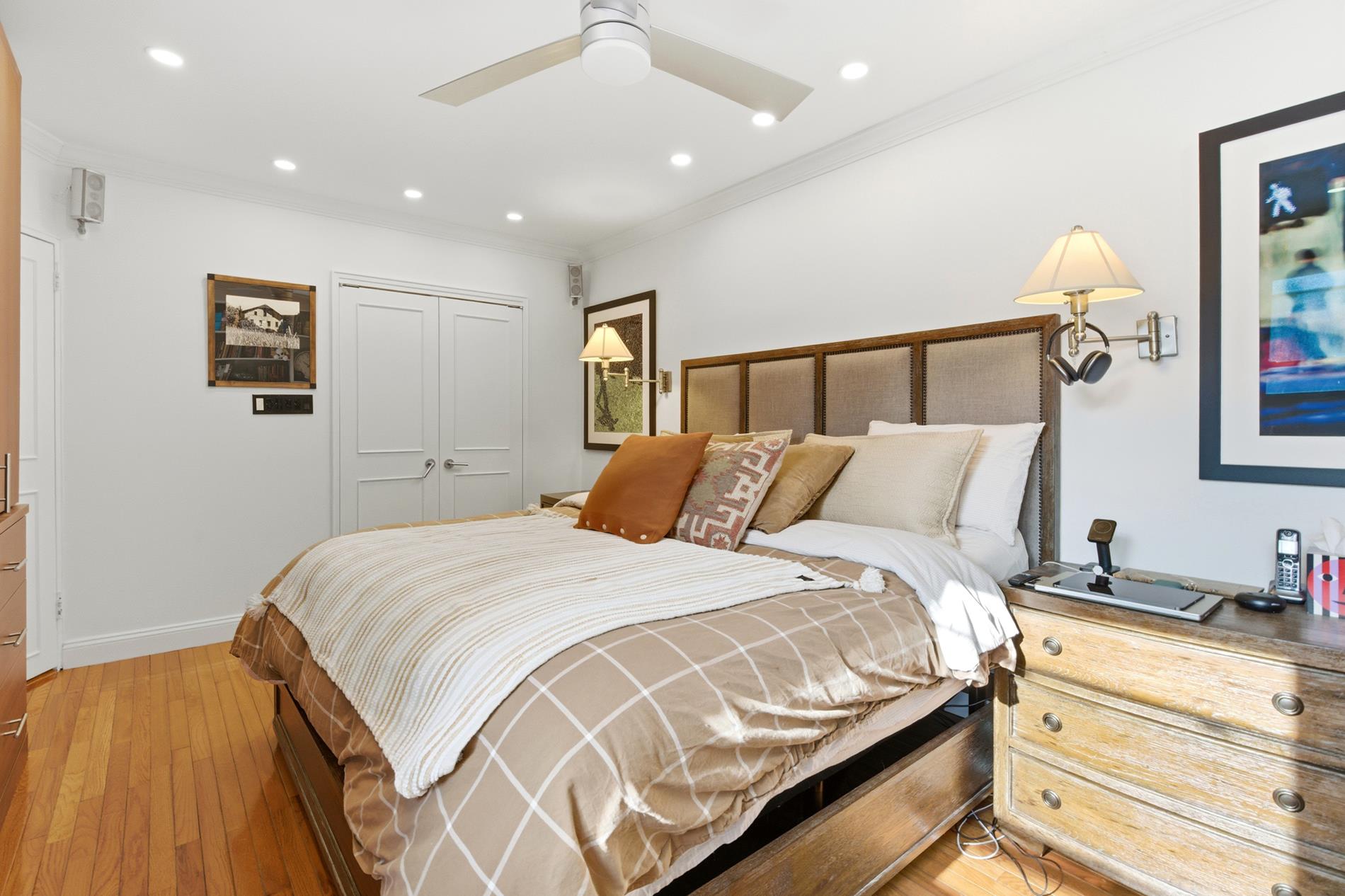 #13 photo, 30 E 9th Street, मैनहटन Greenwich Village , NY 10003