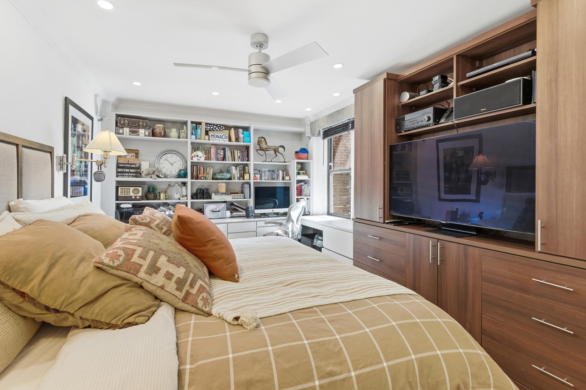 #14 photo, 30 E 9th Street, मैनहटन Greenwich Village , NY 10003