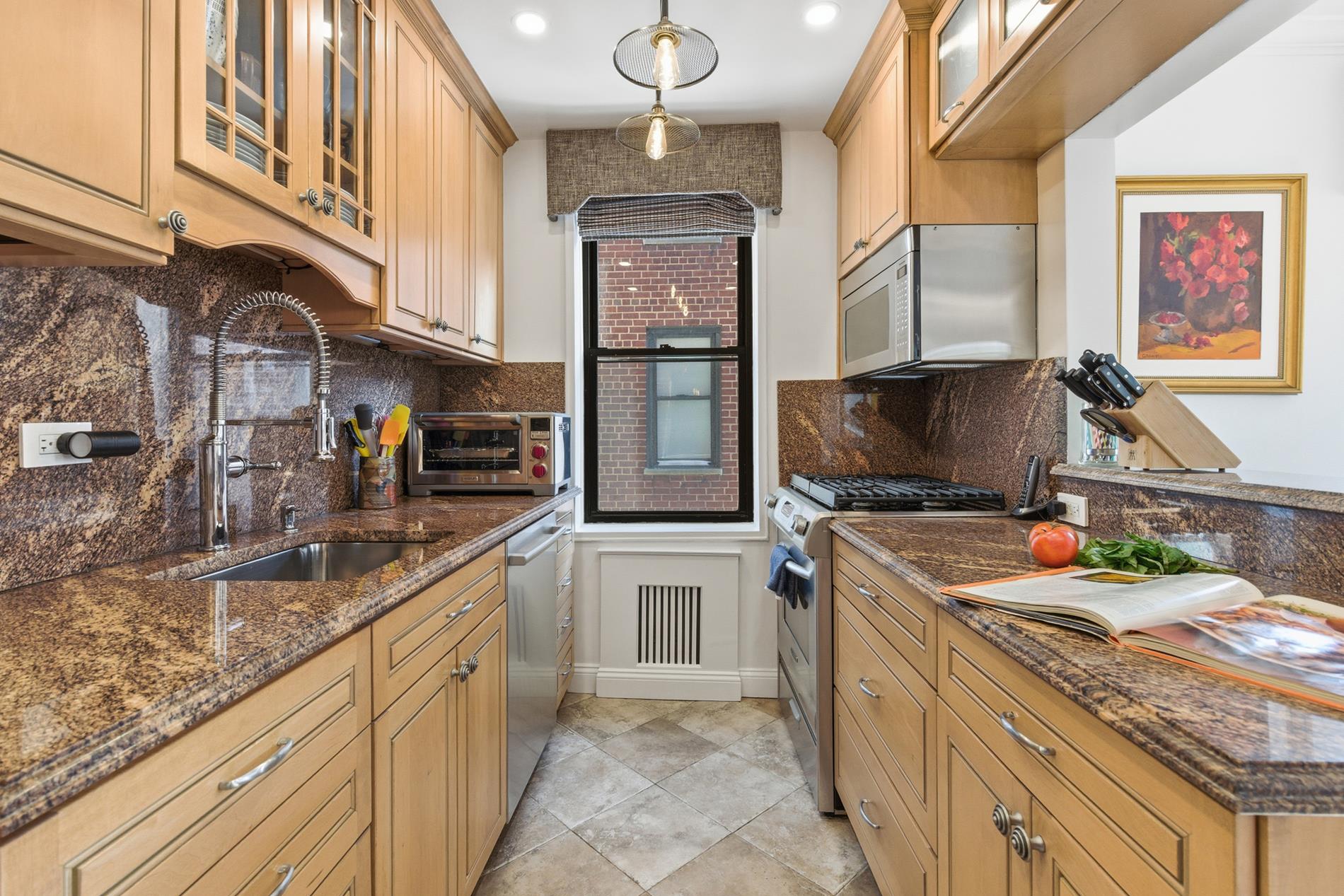 #16 photo, 30 E 9th Street, मैनहटन Greenwich Village , NY 10003