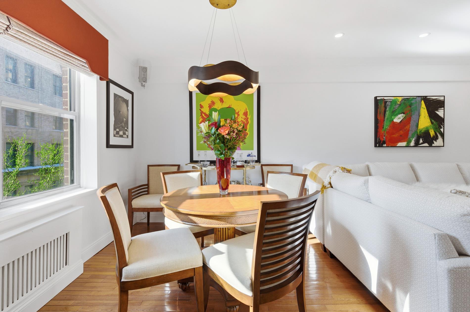 #6 photo, 30 E 9th Street, मैनहटन Greenwich Village , NY 10003