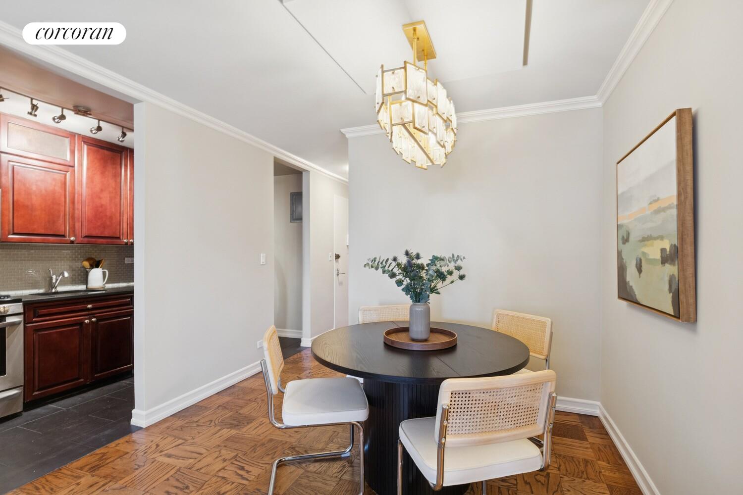 #4 photo, 115 E 9TH Street, ম্যানহাটন East Village , NY 10003