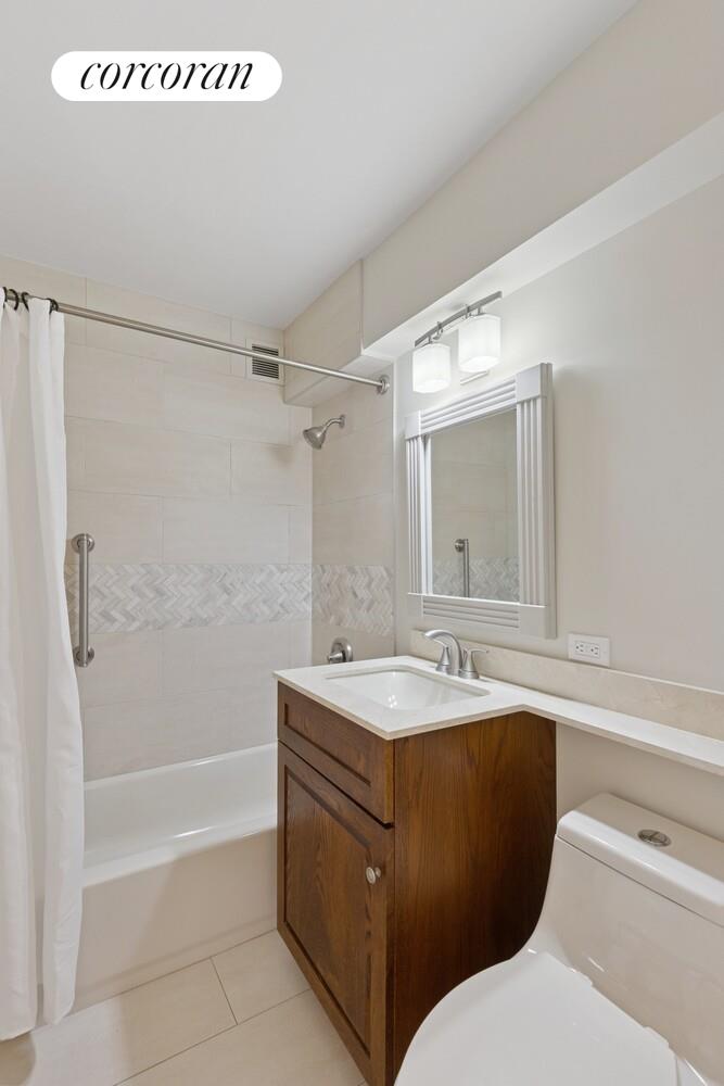 #9 photo, 115 E 9TH Street, ম্যানহাটন East Village , NY 10003