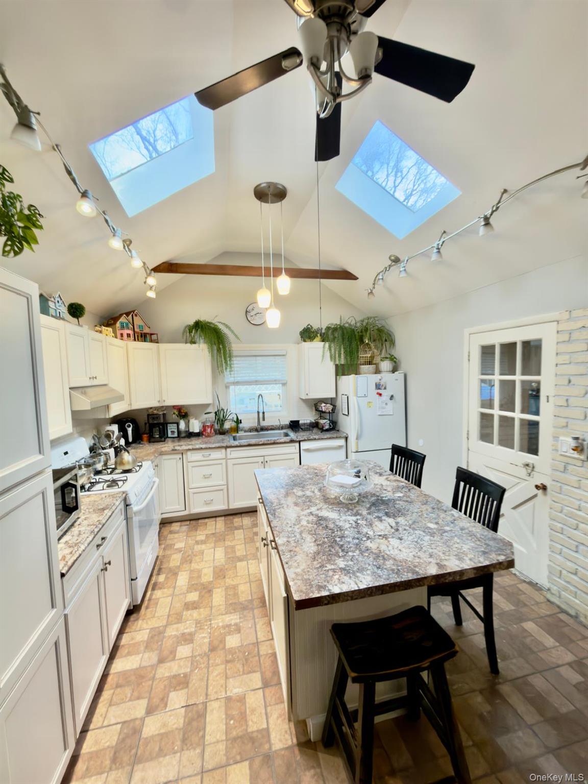 #5 photo, 314 River Road, सफ़ोक काउंटी Shirley , NY 11967