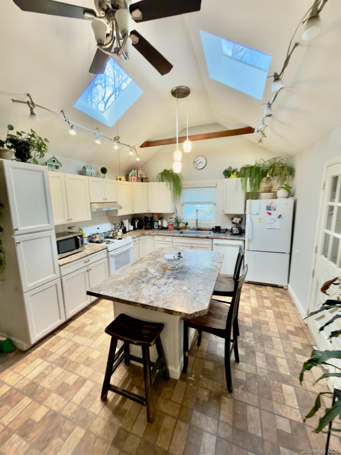 #6 photo, 314 River Road, सफ़ोक काउंटी Shirley , NY 11967