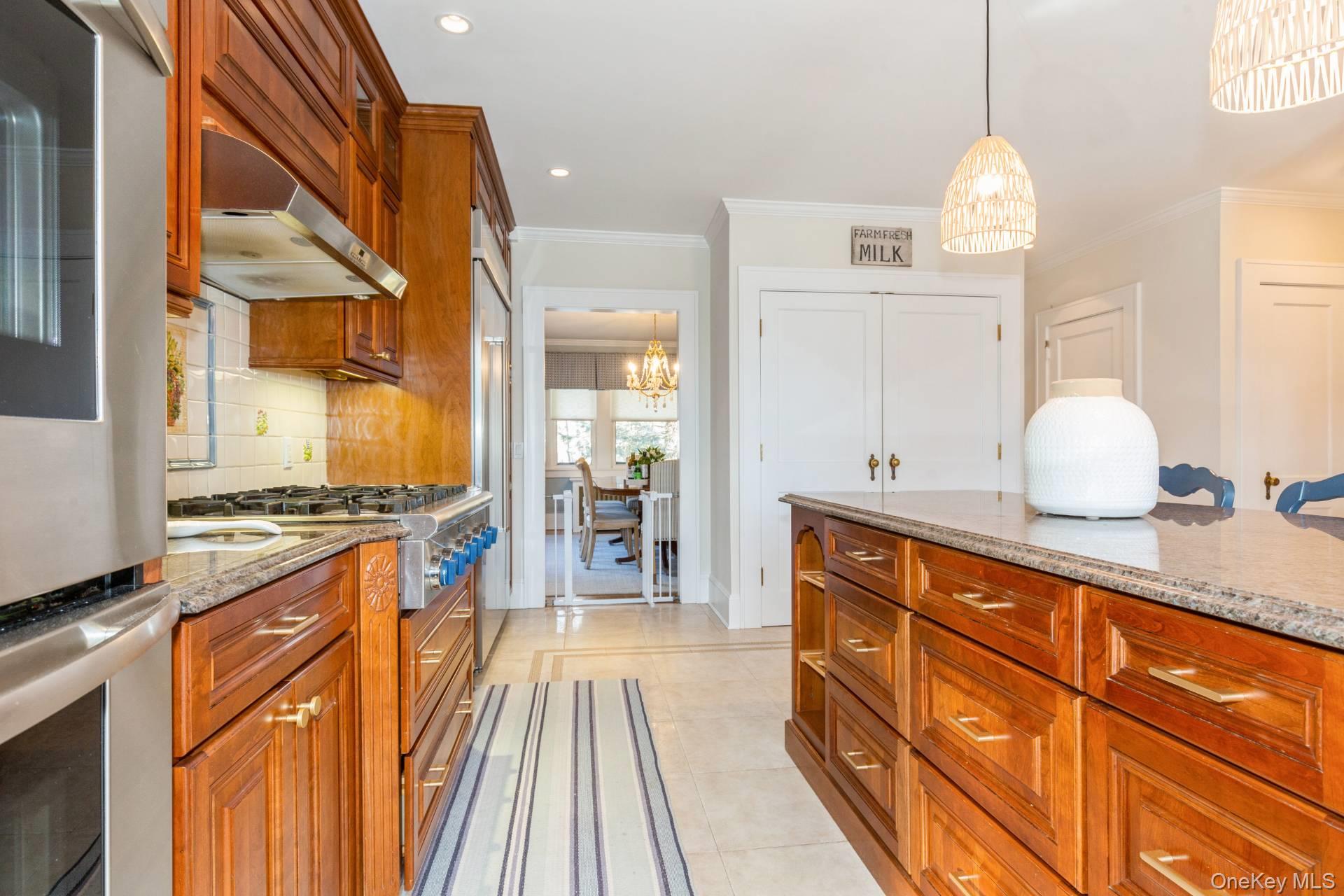 #12 photo, 39 Beach Road, Westhampton Beach , NY 11978