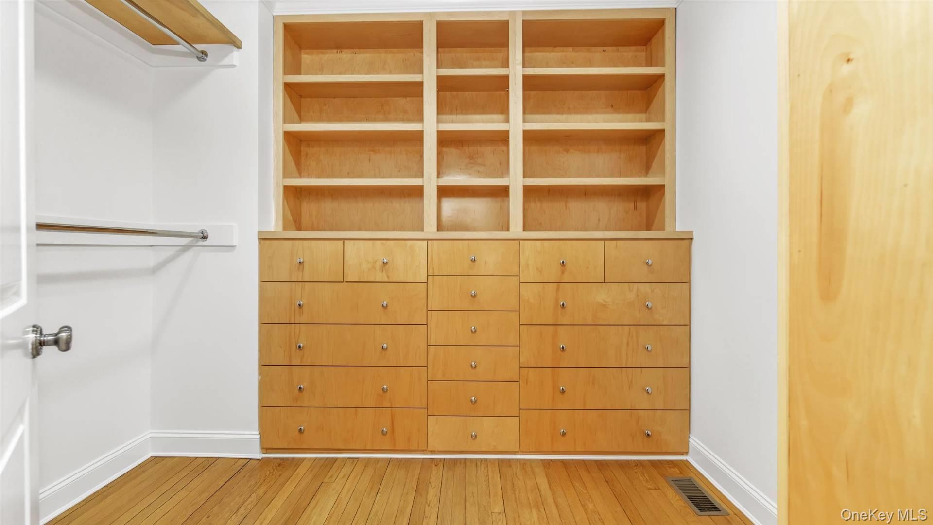 #19 photo, 39 Beach Road, Westhampton Beach , NY 11978