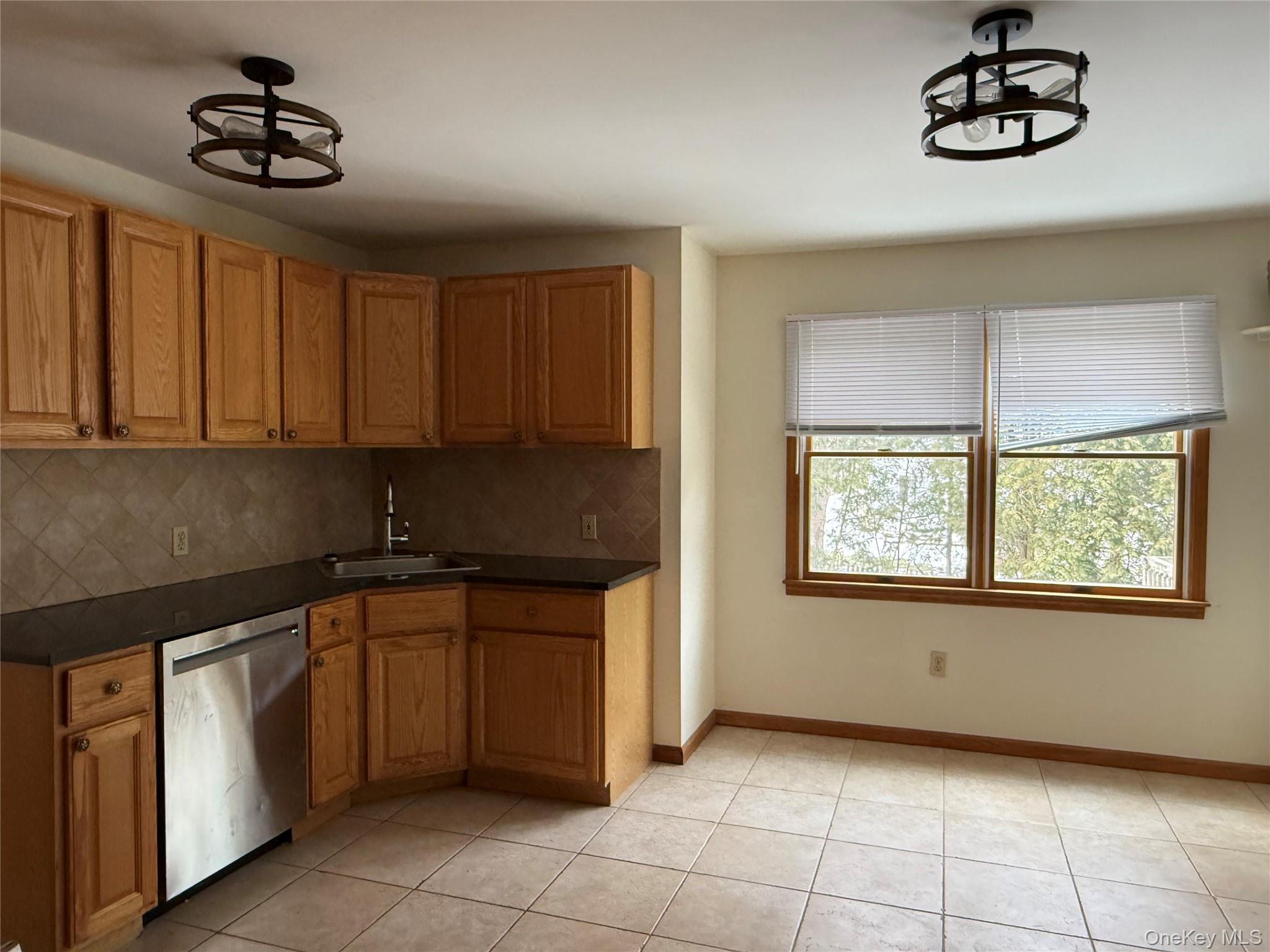 #10 photo, 8 Caruso Court, Glen Cove , NY 11542