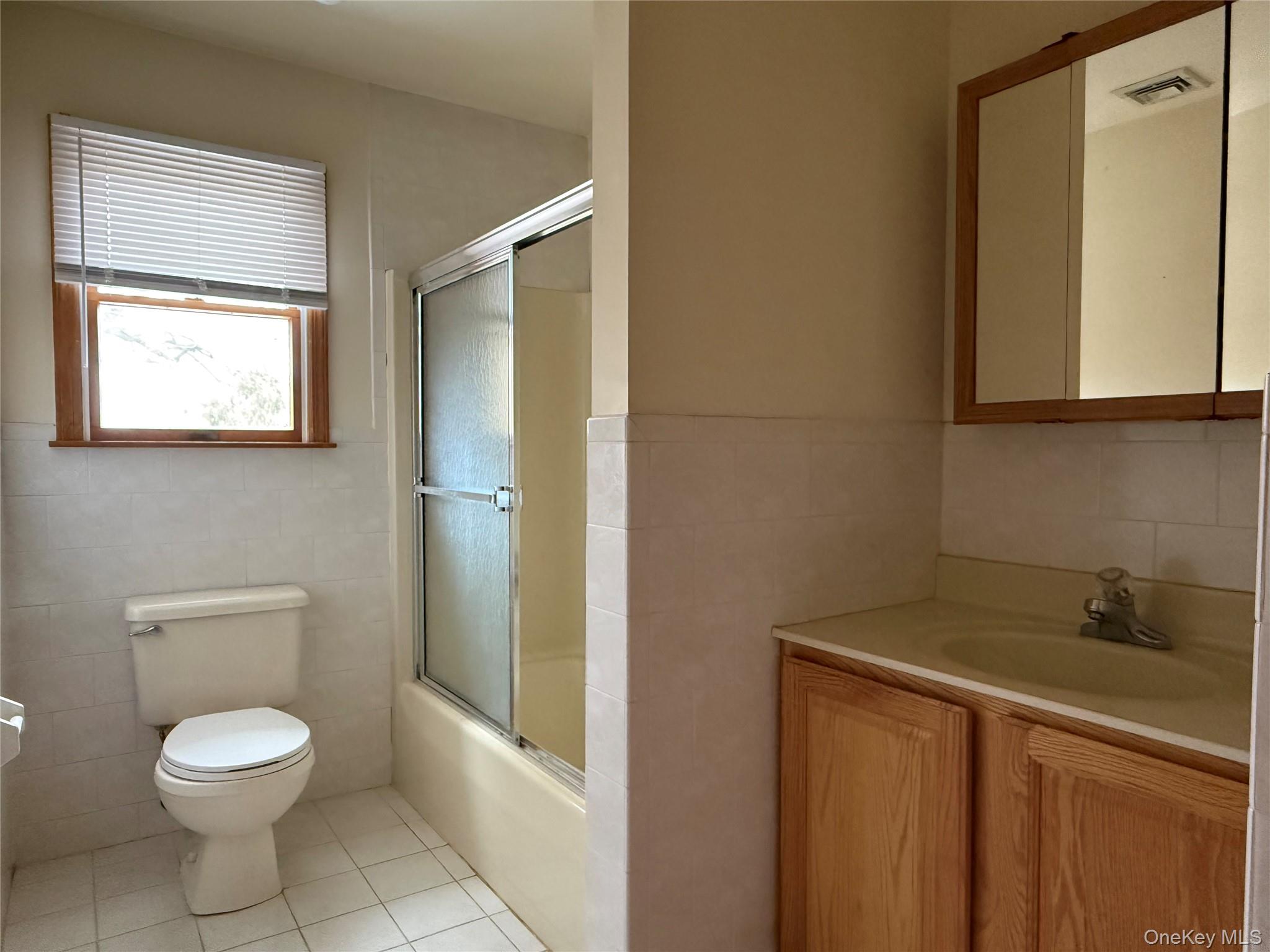 #19 photo, 8 Caruso Court, Glen Cove , NY 11542