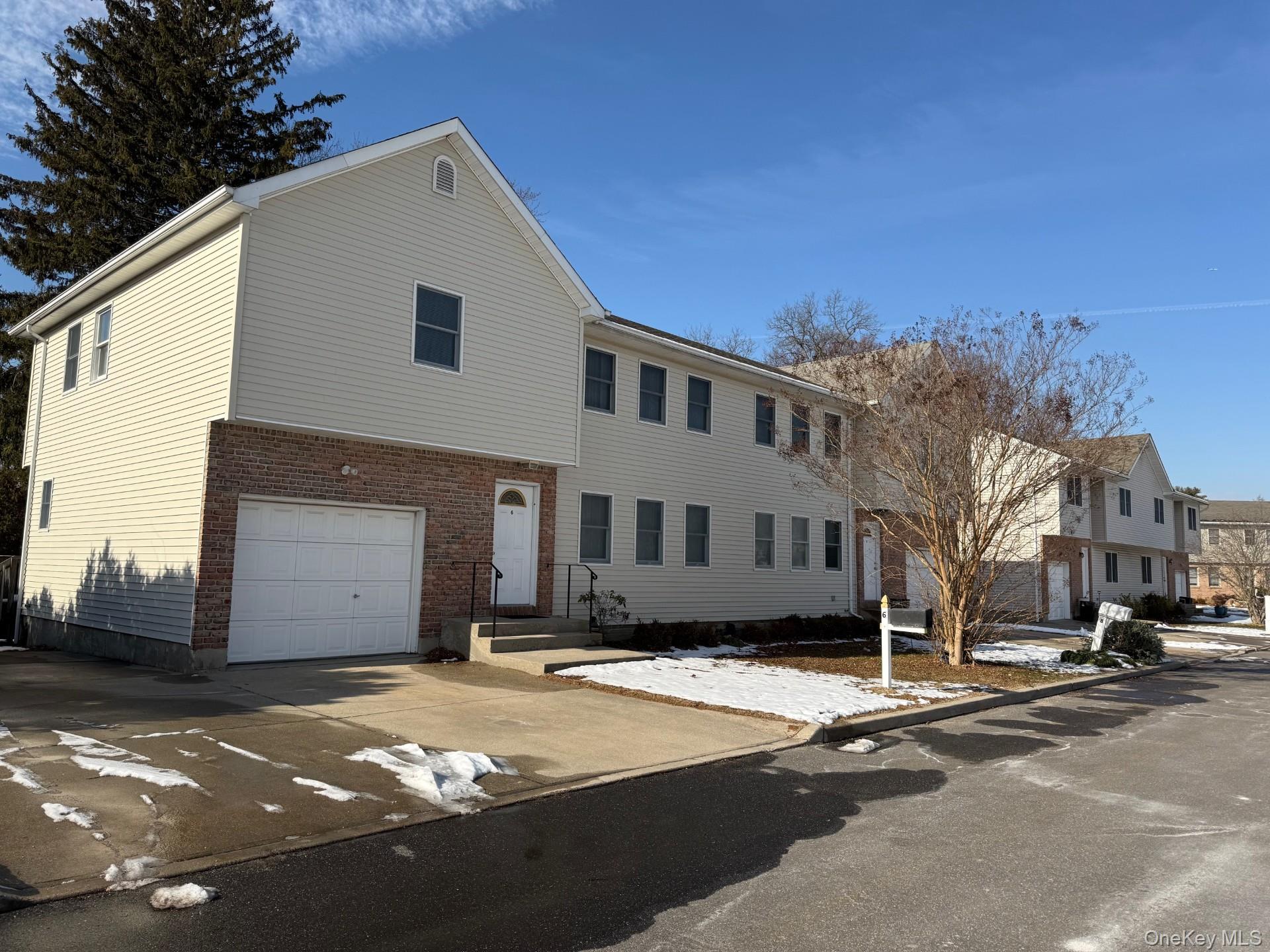 #4 photo, 8 Caruso Court, নাসাউ কাউন্টি Glen Cove , NY 11542