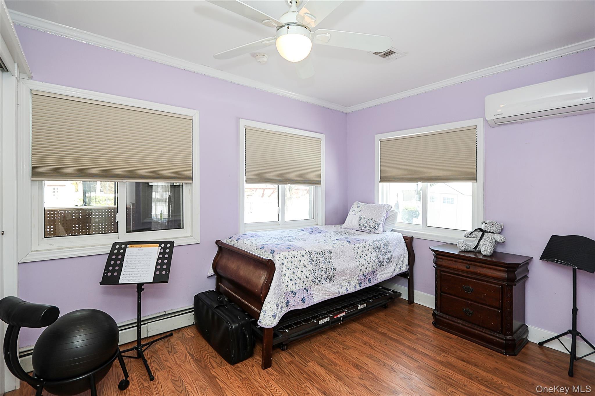 #18 photo, 58 Elm Court, New Hyde Park , NY 11040