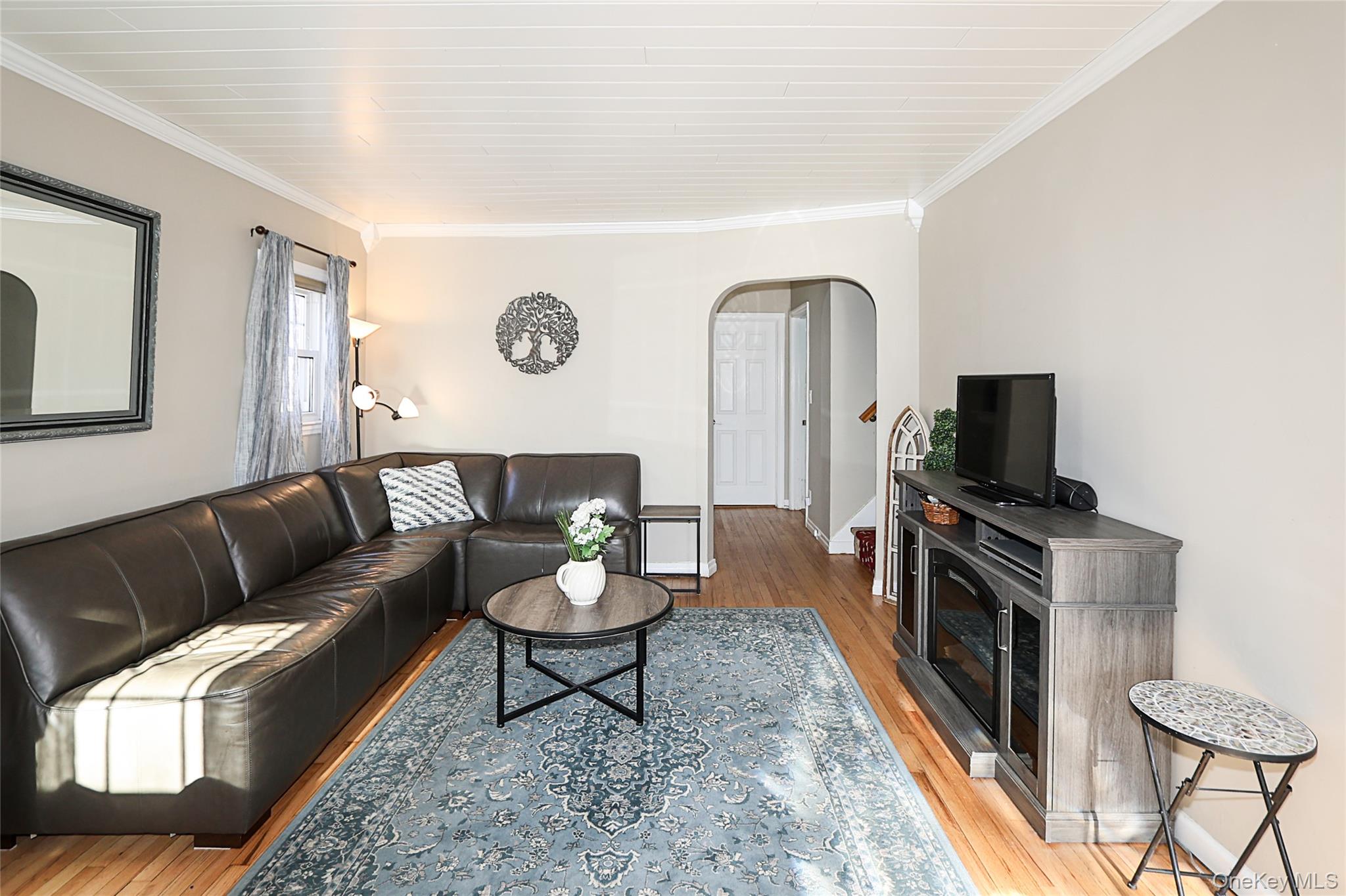 #4 photo, 58 Elm Court, New Hyde Park , NY 11040