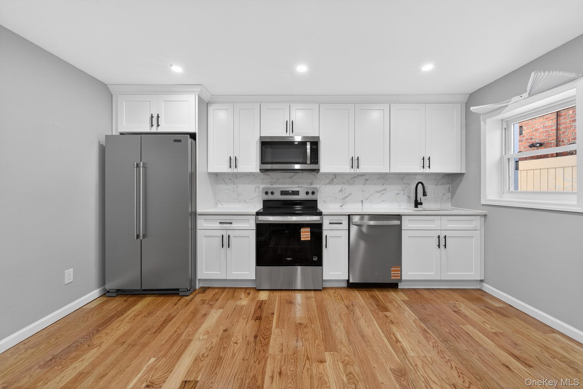 #7 photo, 1167 E 224th Street, Bronx , NY 10466