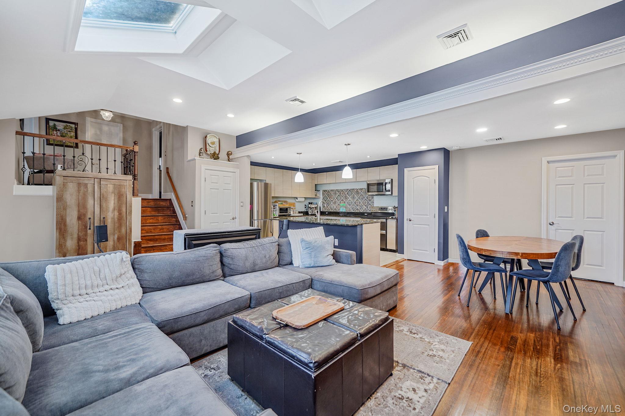 #11 photo, 1384 Dieman Lane, East Meadow , NY 11554