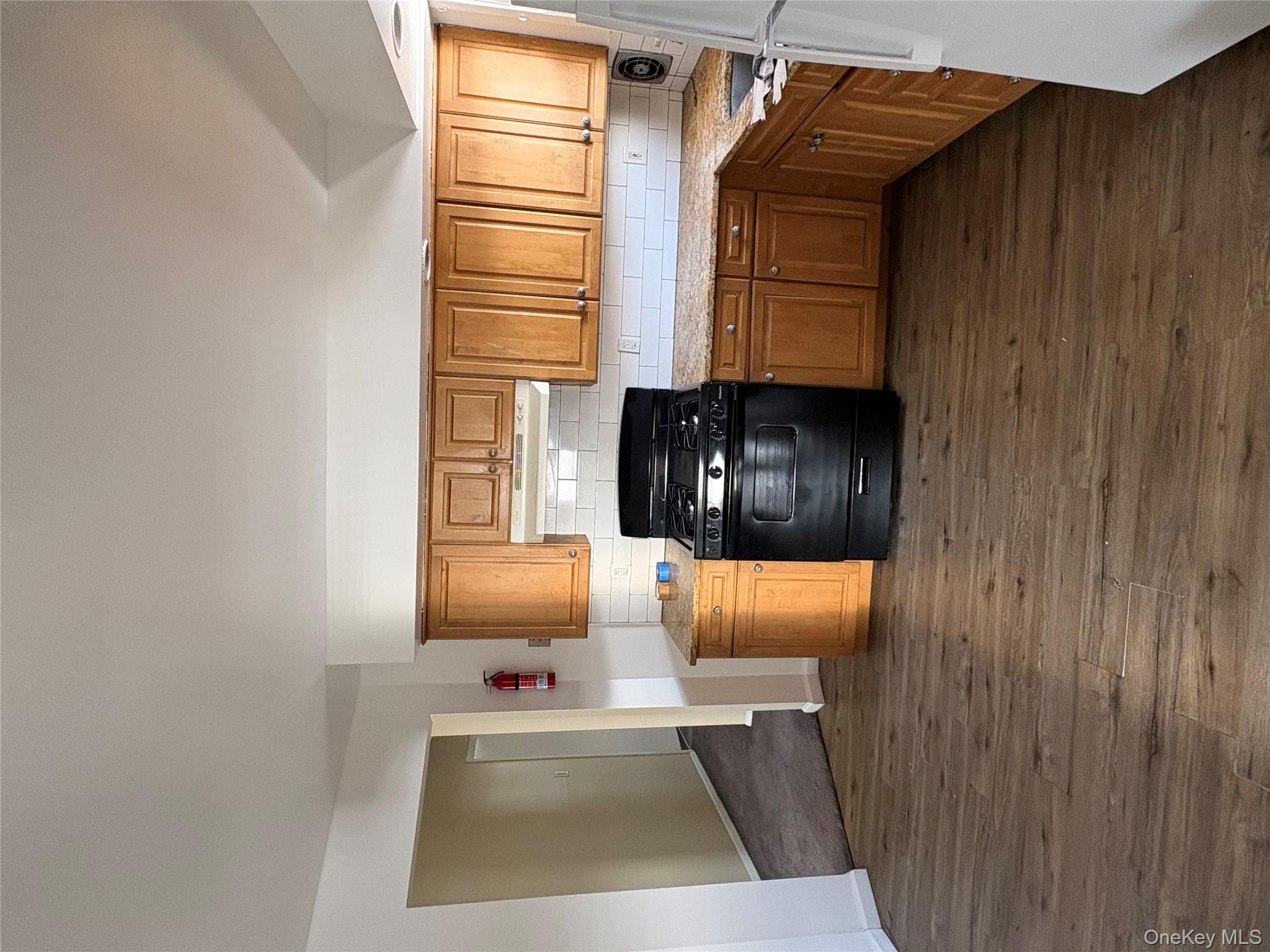 #3 photo, 235-09 147th Drive, קווינס Rosedale , NY 11422