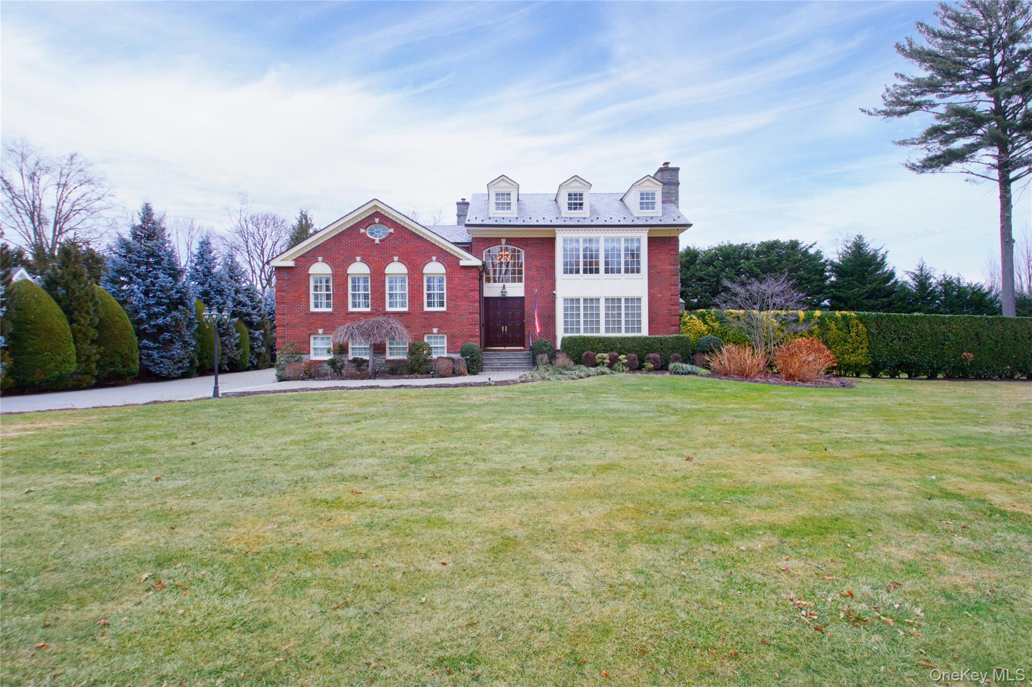 #1 photo, 101 Wetherill Road, Garden City , NY 11530