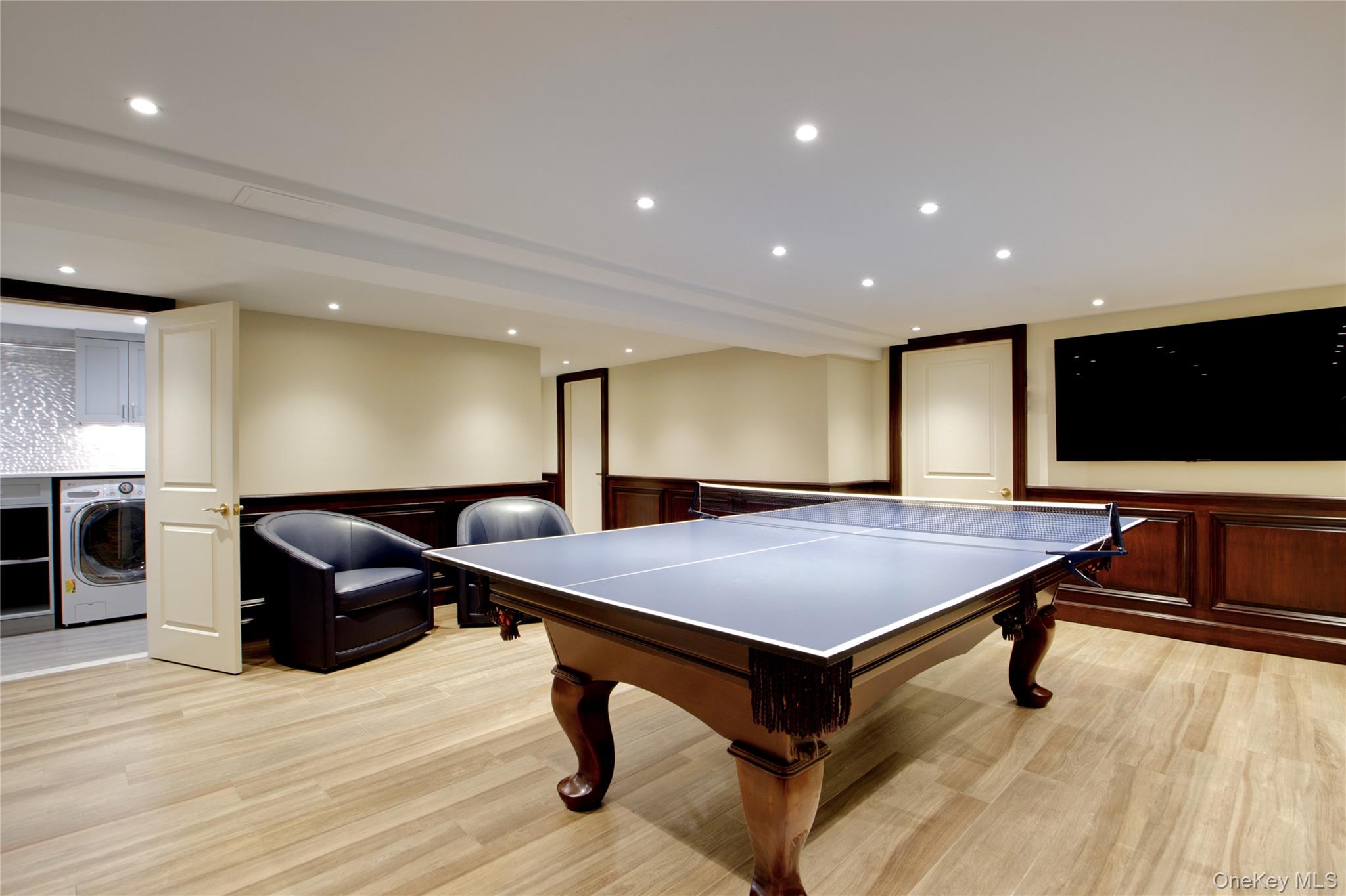 #13 photo, 101 Wetherill Road, Garden City , NY 11530