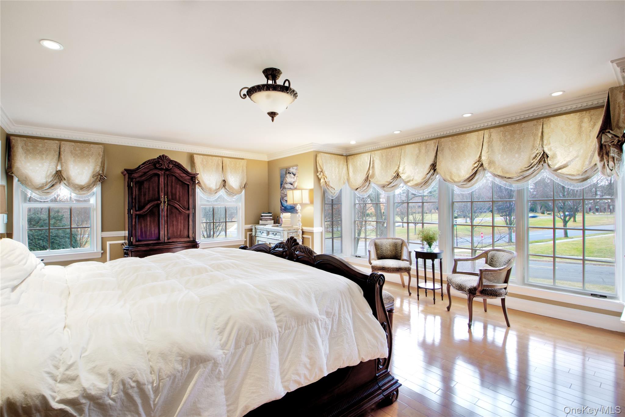 #14 photo, 101 Wetherill Road, Garden City , NY 11530