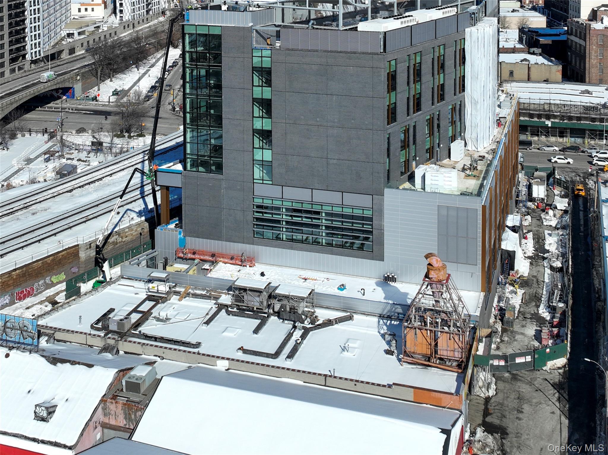 #13 photo, 2520 Park Avenue, Bronx , NY 10451