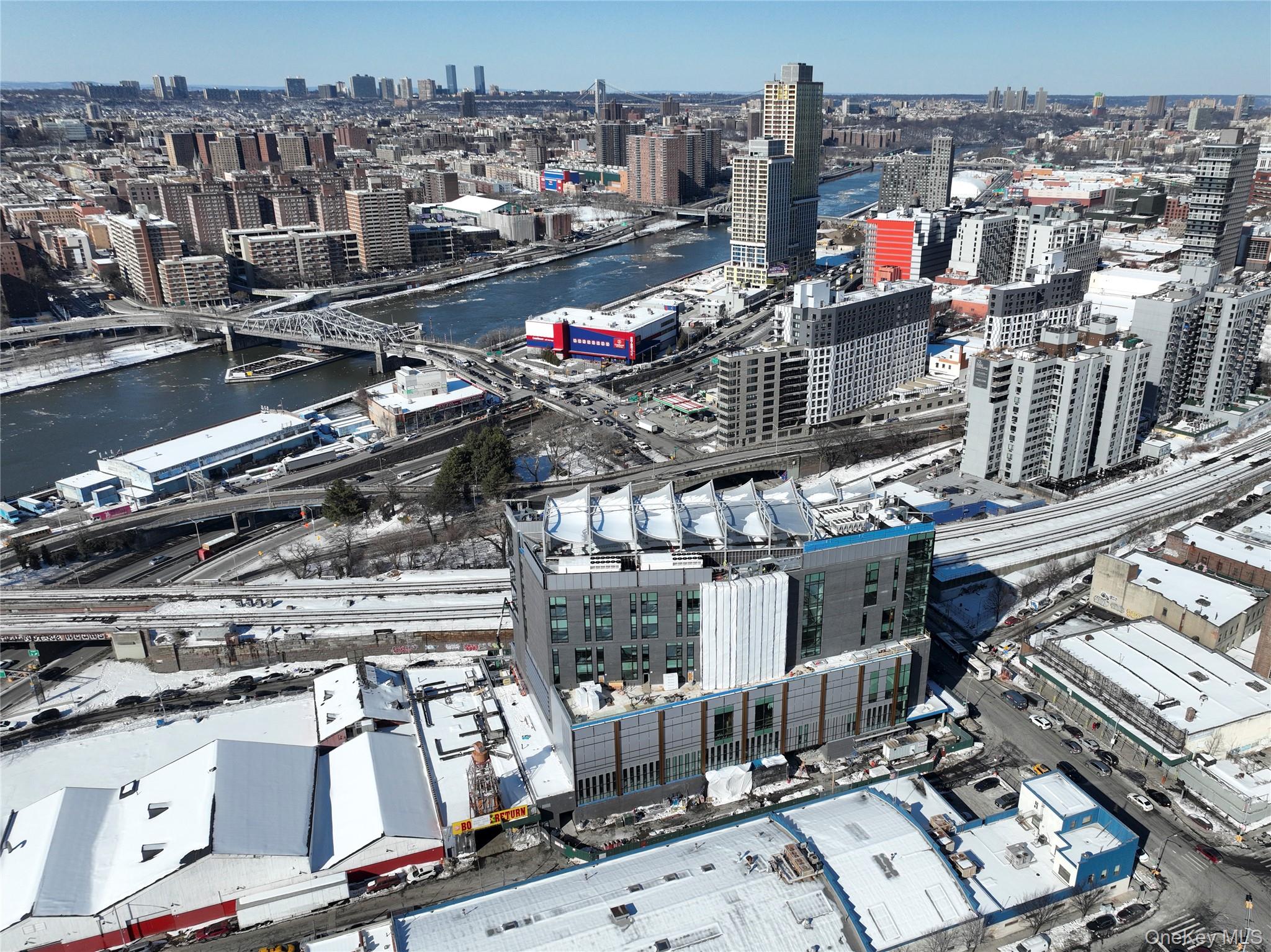 #16 photo, 2520 Park Avenue, Bronx , NY 10451