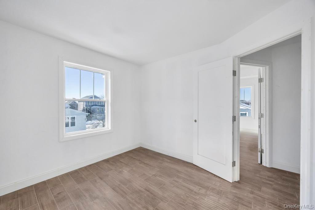 #16 photo, 10 8th Avenue, East Rockaway , NY 11518