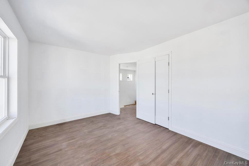 #20 photo, 10 8th Avenue, East Rockaway , NY 11518