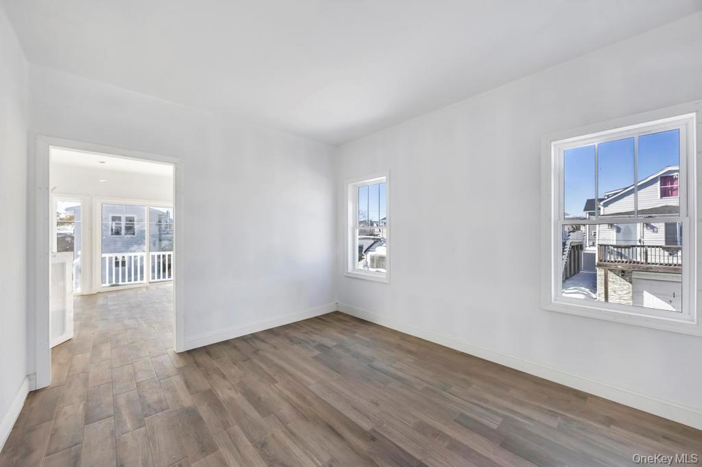 #5 photo, 10 8th Avenue, East Rockaway , NY 11518