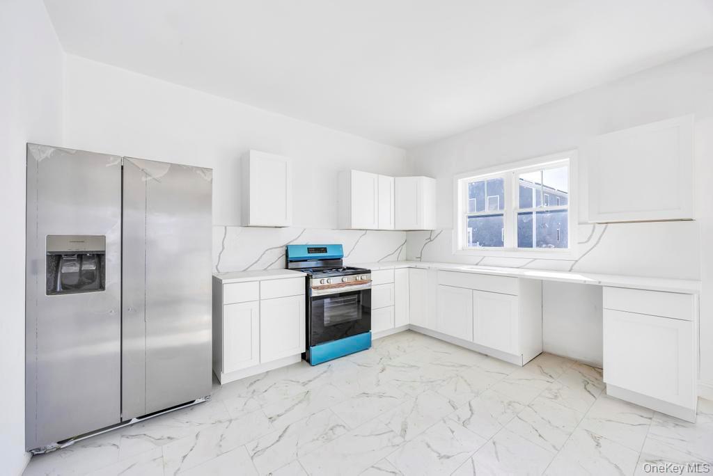 #8 photo, 10 8th Avenue, East Rockaway , NY 11518