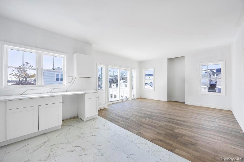 #9 photo, 10 8th Avenue, East Rockaway , NY 11518