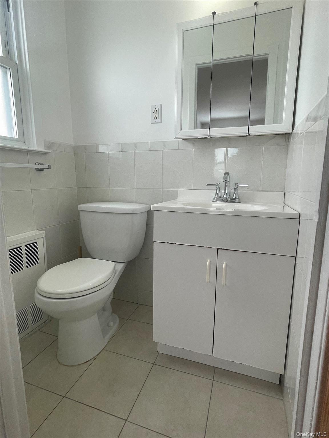 #8 photo, 166-19 25th Avenue, Whitestone , NY 11357