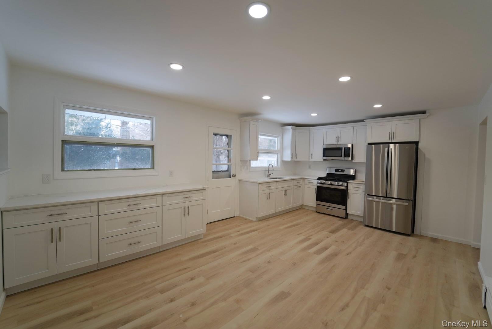 #5 photo, 50 Oakcrest Avenue, Middle Island , NY 11953