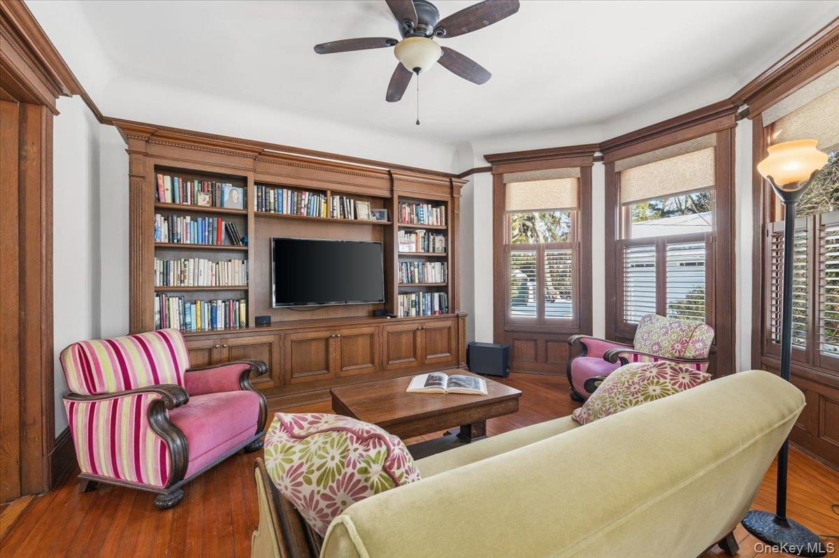 #10 photo, 102 Sea Cliff Avenue, Sea Cliff , NY 11579