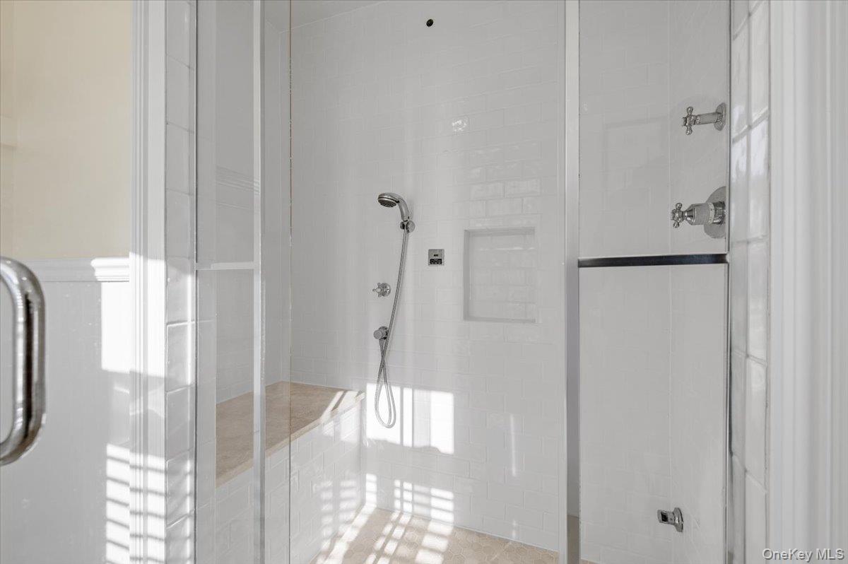 #19 photo, 102 Sea Cliff Avenue, Sea Cliff , NY 11579