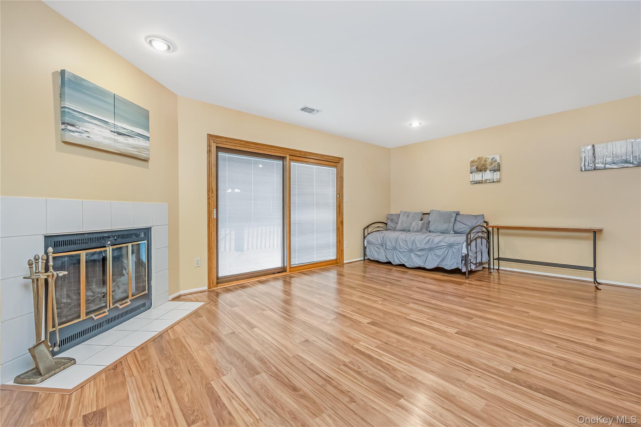 #11 photo, 117 Laurel Lane, Wantagh , NY 11793