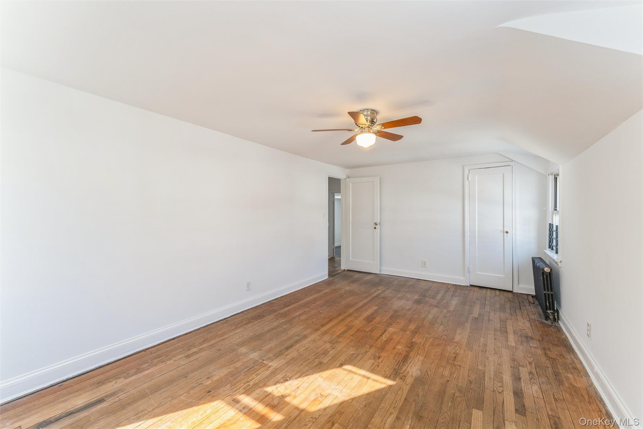 #11 photo, 12 Taylor Place, নাসাউ কাউন্টি Hempstead , NY 11550