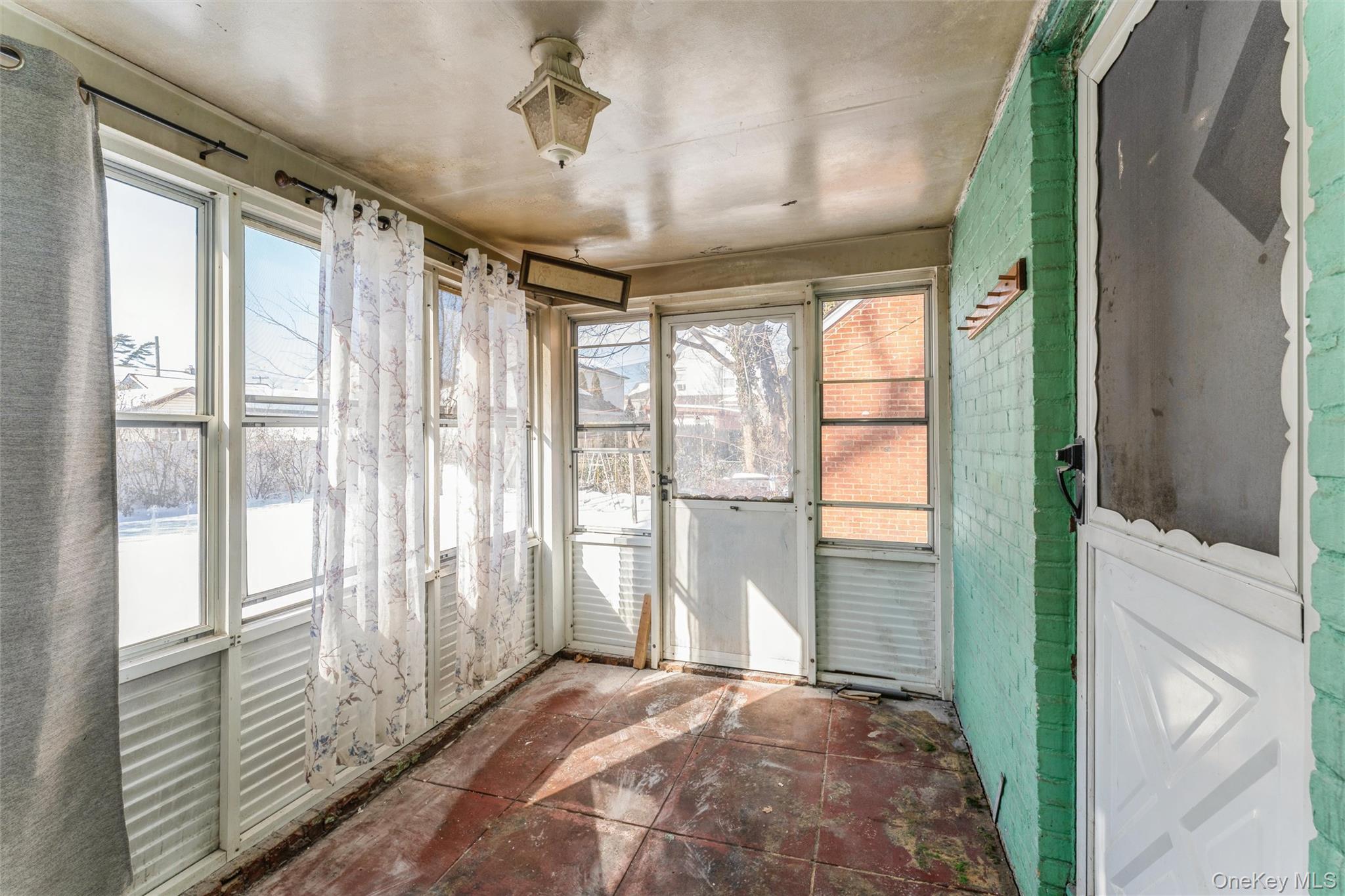 #16 photo, 12 Taylor Place, নাসাউ কাউন্টি Hempstead , NY 11550