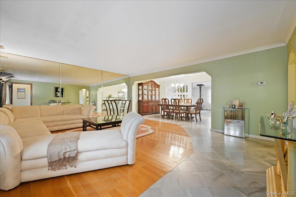 #6 photo, 146 Longwood Avenue, Westbury , NY 11590