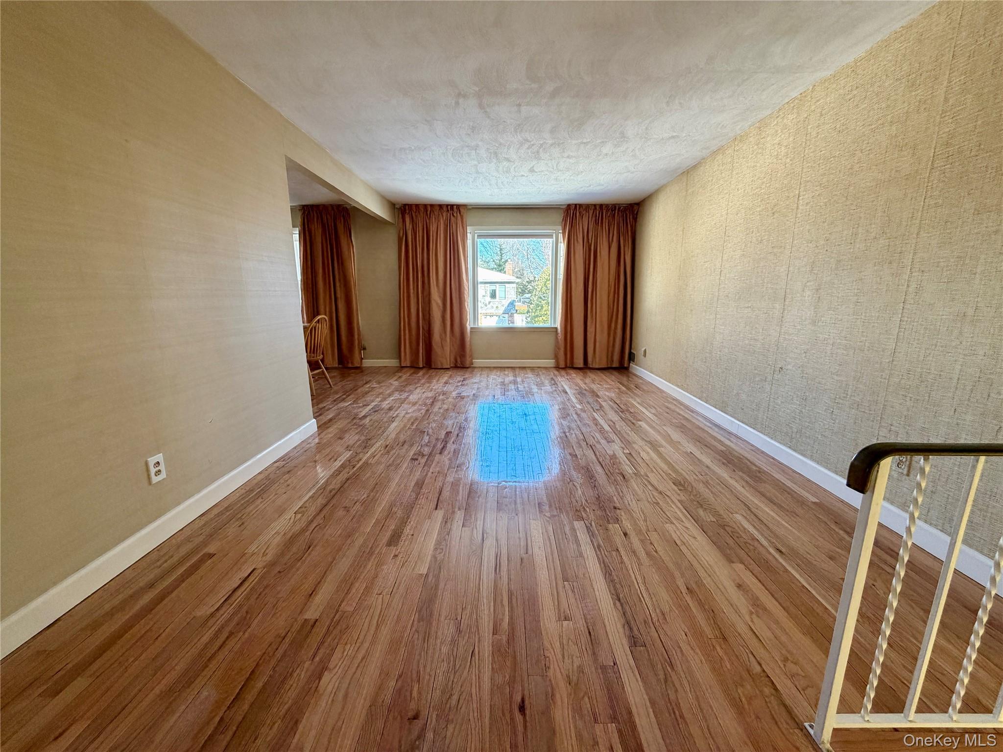 #3 photo, 24-14 215th Street, কুইন্‌স Bayside , NY 11360