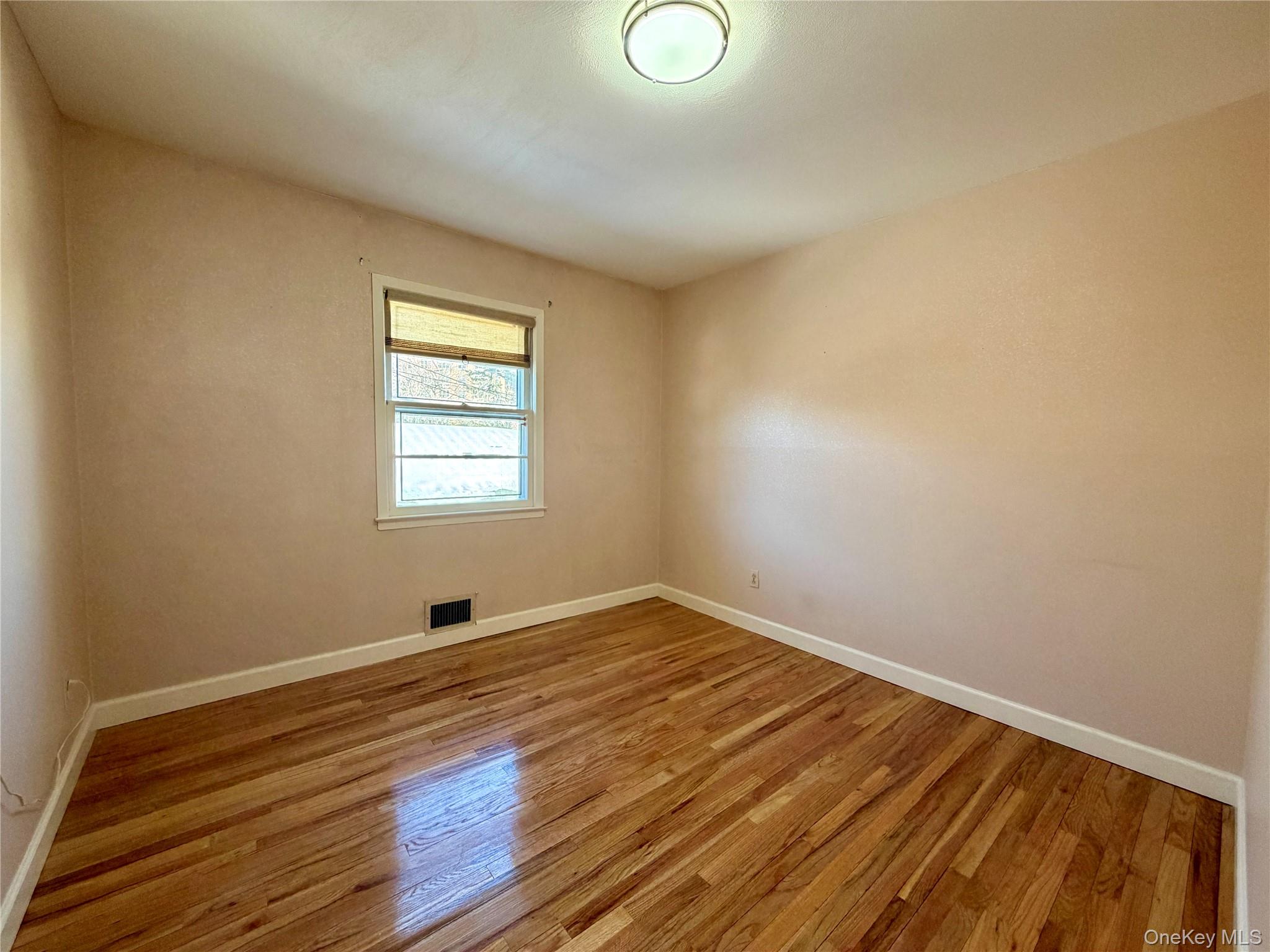 #8 photo, 24-14 215th Street, কুইন্‌স Bayside , NY 11360