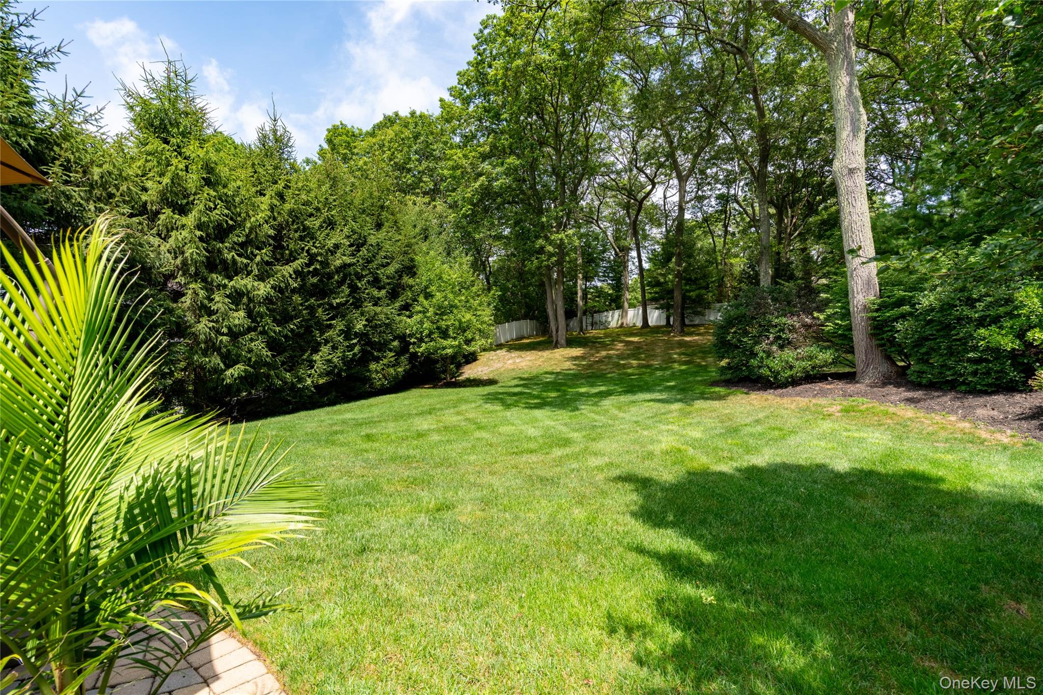 #7 photo, 36 Rose Court, Northport , NY 11768