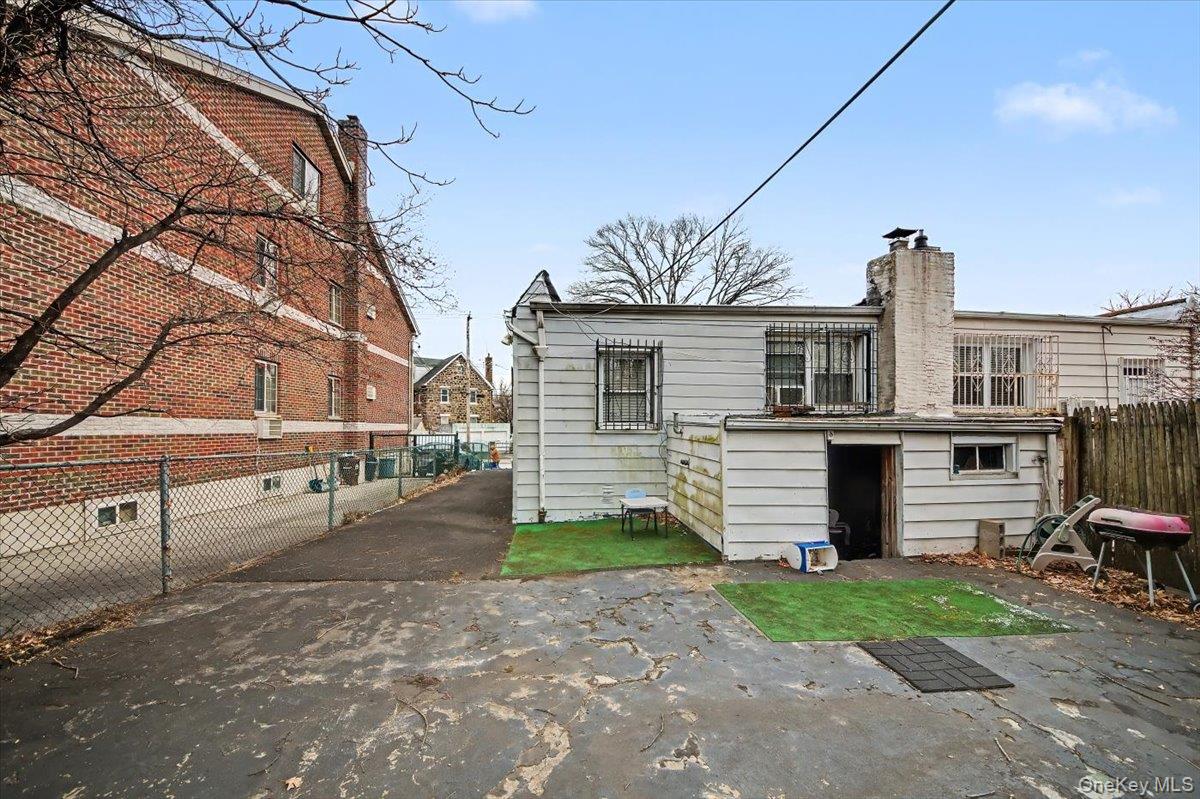 #10 photo, 2715 Dewitt Place, Bronx , NY 10469